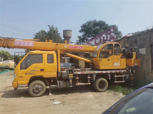 2019年8月份车.济宁四通8吨吊车，国五排放