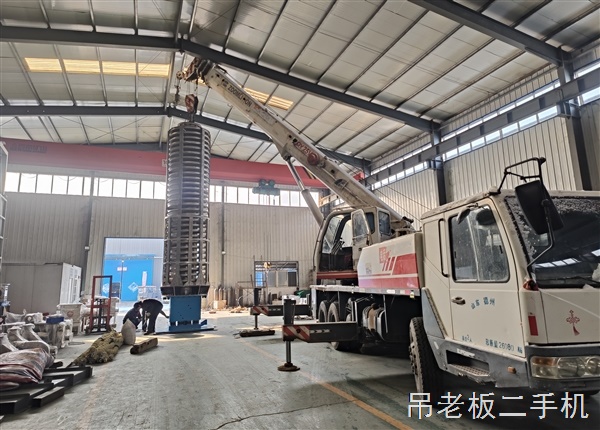 11年4月中联20v审车保险到4月:车况正常使用没啥毛病