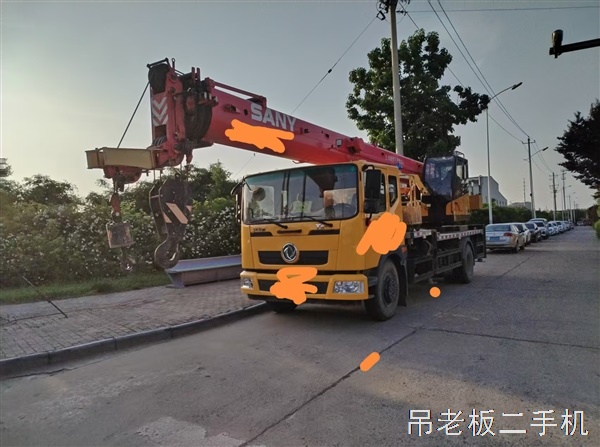 21年上牌，12吨， 个人一手车，车况良好，无事故 